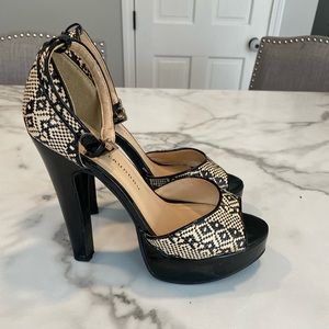 EUC Women’s 8.5 Chinese Laundry Heels